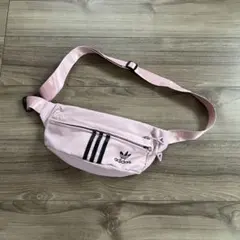adidas ピンク ボディバッグ