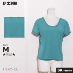★美品★ 伊太利屋 トップス Tシャツ 型紙風 刺繍 おしゃれ サイドスリット