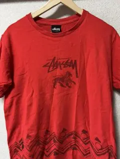 赤 Tシャツ