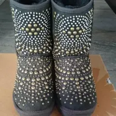 レア！ JIMMY CHOO×UGG コラボブーツ