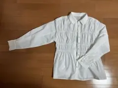 シャーリングデザインシャツ　白　ブラウス