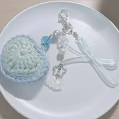 ハート　キーホルダー　ハンドメイド　編み物　ビーズ　チャーム　ブルー　青　水色