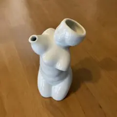 インテリア装飾品 徳利.一輪挿し.花瓶? 白色女性ボディベースのサムネイル