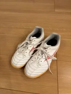 MIZUNO ジュニア　サッカー　靴　室内　23.5cm