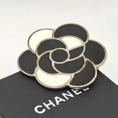 28231✨️シャネル ブローチ カメリア コサージュ エナメル メタル 白黒