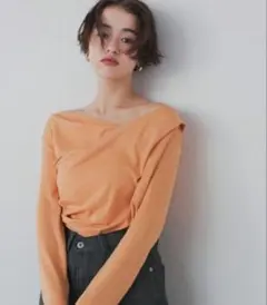 ティティベイト　オフショルダーロングスリーブTシャツ　M