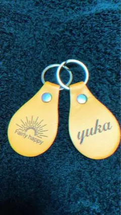 名入れキーホルダー　記念日　名前　誕生日　プレゼント　ギフト　家族　ペア