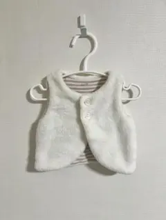 【極美品】ホワイト フリース ベビーベスト　ふわふわ　シンプル