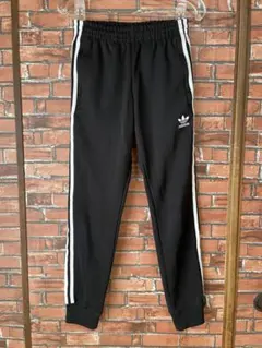 adidas アディダス トラックパンツ ジャージ 長ズボン XS 黒シンプル