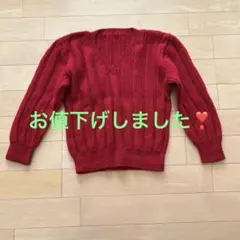 手編み赤いVネックニットセーター