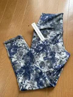 EVOLUTION AND CREATION 花柄レギンス　ヨガ ７分丈