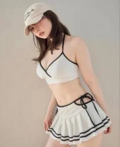 Andmary Coco pleats swimwear White - メルカリ