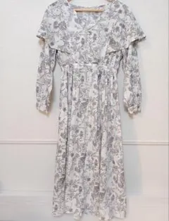 花柄フリルロングワンピース　白　春ワンピ　キレイめ　綺麗系　大人ガーリー