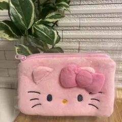 韓国限定　ハローキティーポーチ