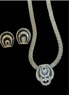 Item thumbnail for item 43aee75b-cfa6-42ca-85bd-f916c95af089