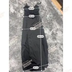 レースディテール付き黒キャミワンピース