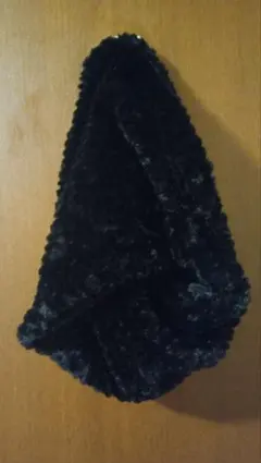 黒いフリースマフラー