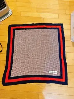 イヴ・サンローランスカーフ絹100%ファッション小物