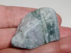 糸魚川242 翡翠 34g ヒスイ 原石 鑑賞石 自然石 誕生石 鉱物 鉱石