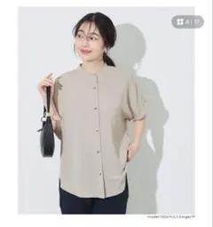 coca 金ボタンノーカラーブラウス ライトベージュ M