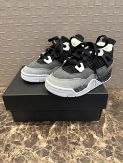 ジョーダン4レトロ