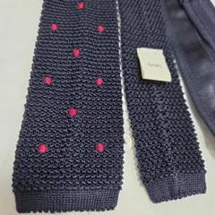 SHIPS ネイビー 刺繍ドット柄 ネクタイ　ニットタイ　シルク100％のサムネイル