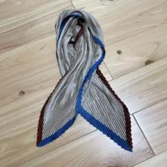 ベージュ プリーツ スカーフ