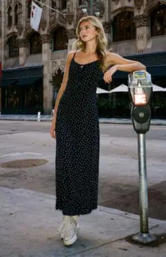 Brady Melville 紺色花柄キャミソールワンピース