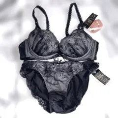tutuanna ブラック花柄刺繍ブラジャーショーツセット C70 Mサイズ