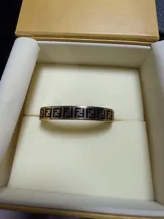 【希少デザイン】FENDI FFロゴ バングル ブレスレット ゴールドのサムネイル