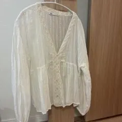ZARA アイボリー Vネック フレアーブラウス Sのサムネイル