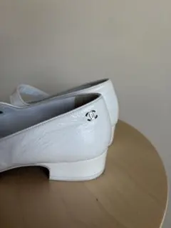CHANEL シャネル ココマーク　ストラップパンプス G34328 ホワイトのサムネイル