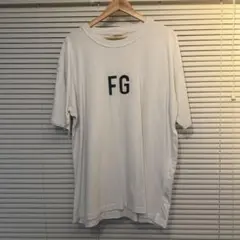 FEAR OF GOD FG ESSENTIALS ロゴ Tシャツ