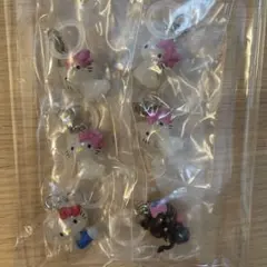 匿名配送　ハローキティ めじるしアクセサリー　　ガチャガチャ