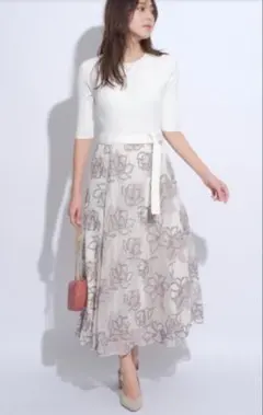 フラワー刺繍ドッキングワンピース　ジャスグリッティー