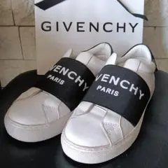 GIVENCHY　ロゴ入り　スリッポン　スニーカーのサムネイル