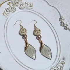 ピアス　(大きめ)　樹脂パール&クリアチャームライトグレー