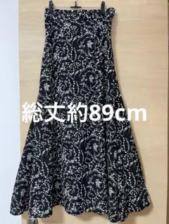 み*ん様 小花柄　ロングフレアスカート　モノトーン　白黒　ブラックコーデ　ゴム