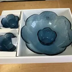 ブルー花型ガラス鉢セットのサムネイル