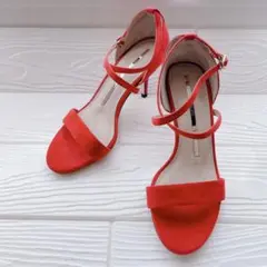 【極美品】STACCATO クロスストラップ　サンダル　レッド　赤　スエードのサムネイル