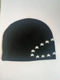 黒のニット帽 星型刺繍付き afb ビーニー