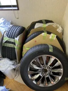 トヨタ　ランドクルーザー300 純正タイヤ　ホイール　セットのサムネイル