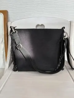 AZUL BY MOUSSY フリンジ付き黒ショルダーバッグ