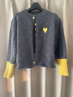 グレーとイエローのハート刺繍カーディガン