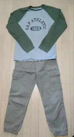 キッズ　ロンT（GAPkids）＆カーゴパンツ（UNIQLO）160cm