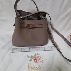 Item thumbnail for item 330f744b-9f65-451f-b2f8-ab3c18d36dff