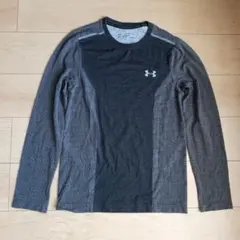 アンダーアーマーシャツ　S