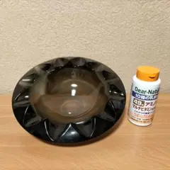 黒いガラス製オーバル型置物