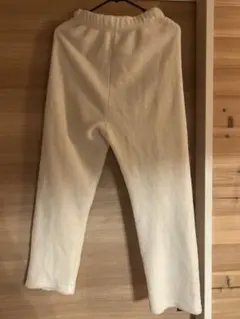 白色のポリエステルカジュアルパンツ Mサイズ