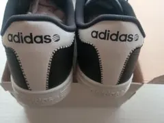 adidas NEOレアな スニーカー ブラック 今は中々手に入らないと思います